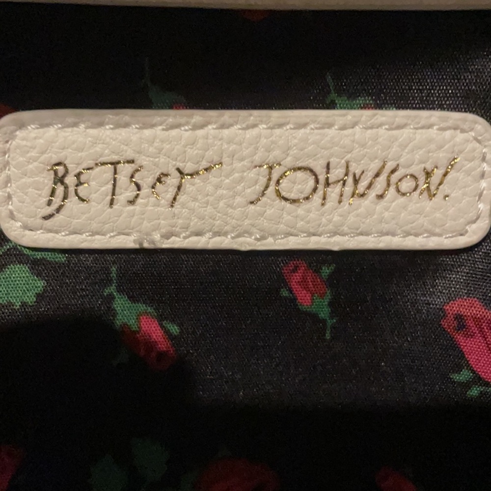 White milkshake Betsey Johnson backpack - Picture 7 of 12